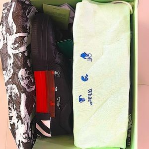 Off-White Vulc Low Black White Arrow